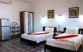 Deng'S Budget Room